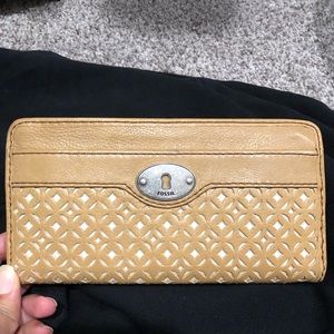 Fossil tan beige wallet for women